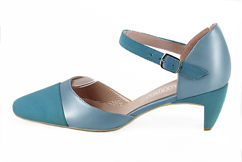 Peacock blue women's open side shoes, with an instep strap. Round toe. Medium comma heels. Profile view - Florence KOOIJMAN